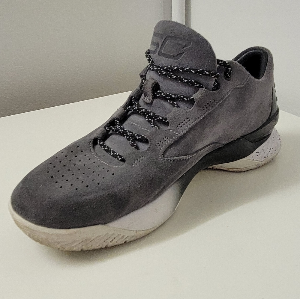 Curry 1 Lux Low